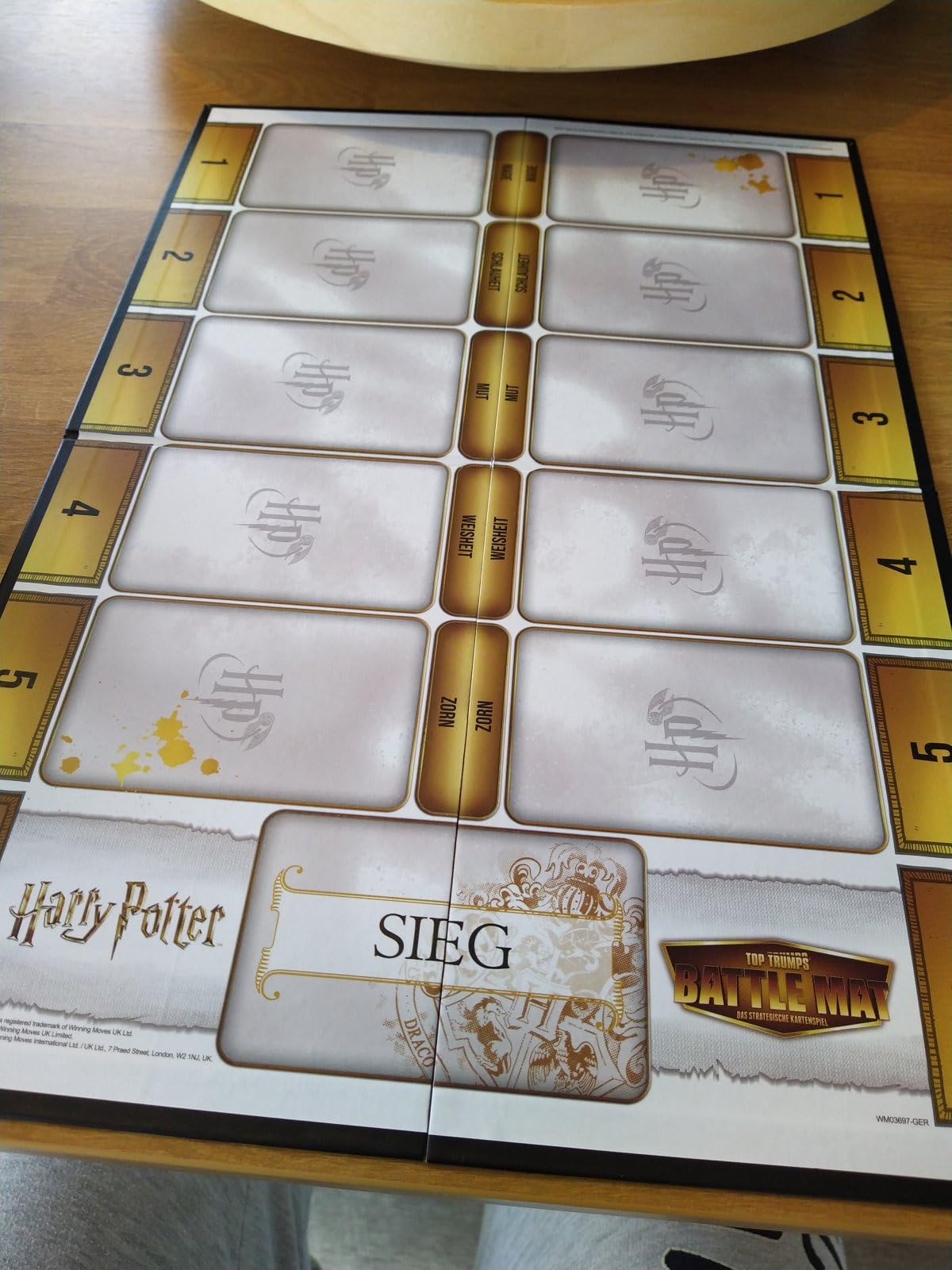 Winning Moves TOP TRUMPS Battle Mat Harry Potter Brettspiel ab 6 Jahren