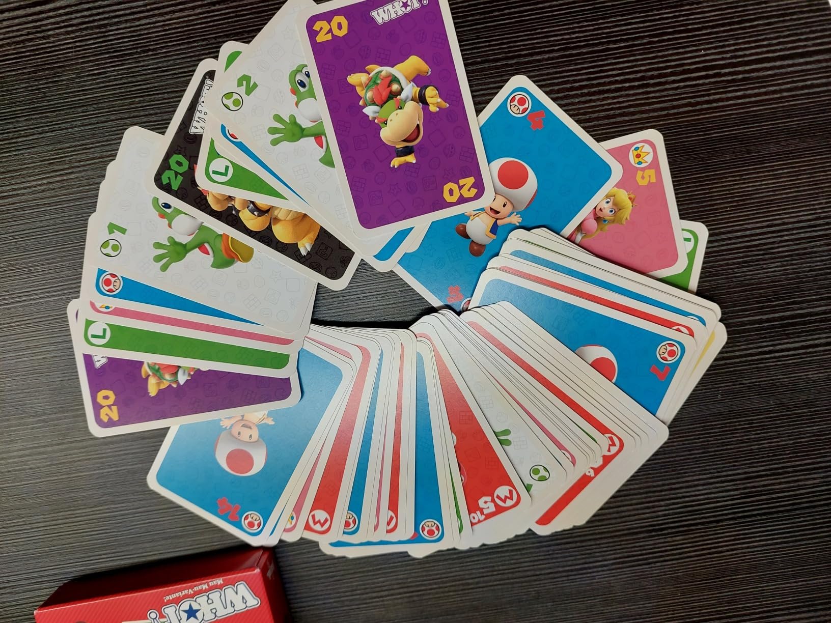 Winning Moves WHOT! Super Mario Kartenspiel ab 5 Jahren Reise