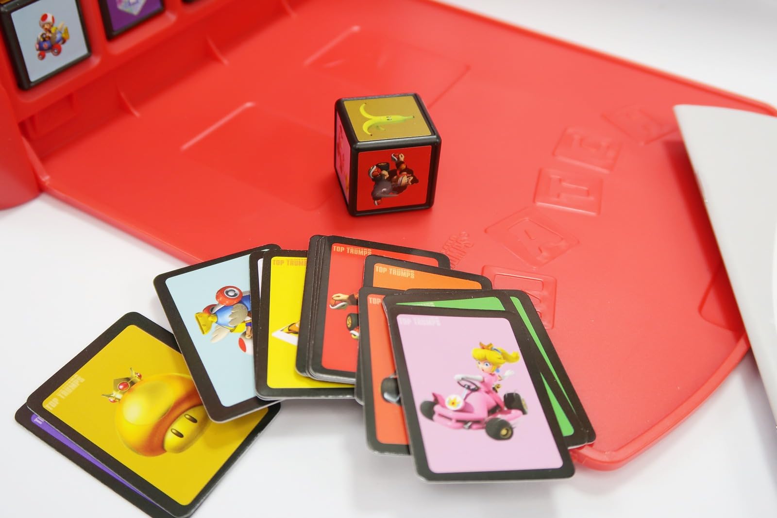 Winning Moves Top Trumps Match Mario Kart Würfelspiel Koffer