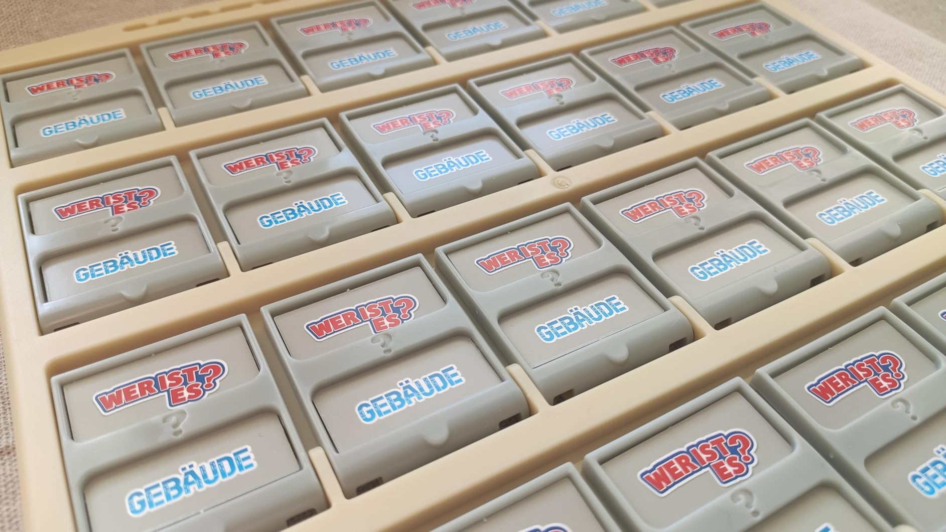 Winning Moves Wer ist es? Gebäude Edition Ratespiel 2 Spieler