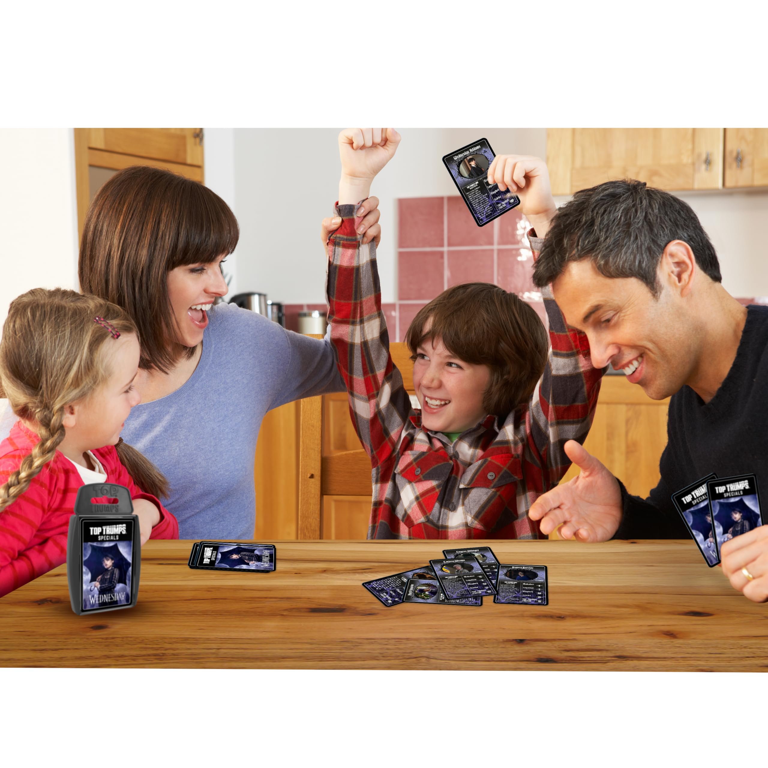 Winning Moves TOP TRUMPS Wednesday Kartenspiel Deutsch ab 8 Jahren
