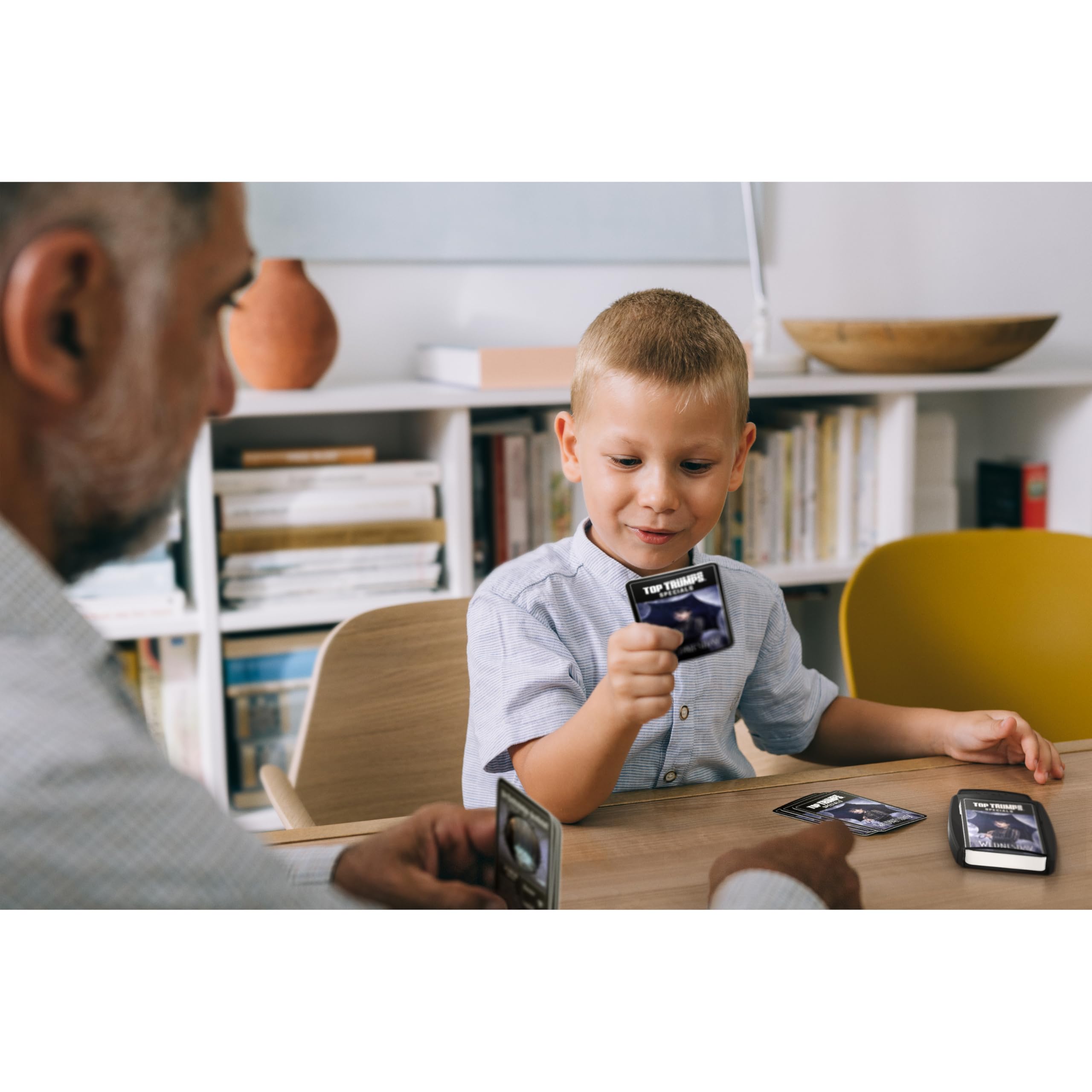 Winning Moves TOP TRUMPS Wednesday Kartenspiel Deutsch ab 8 Jahren