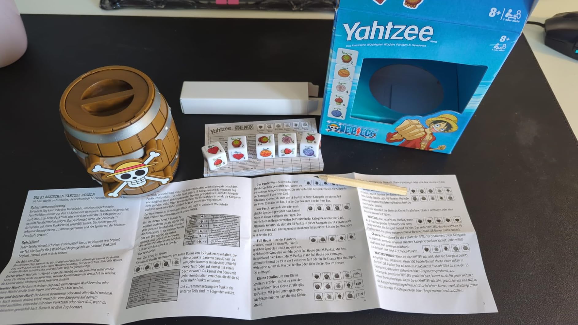 Winning Moves Yahtzee One Piece Edition Würfelspiel Becher