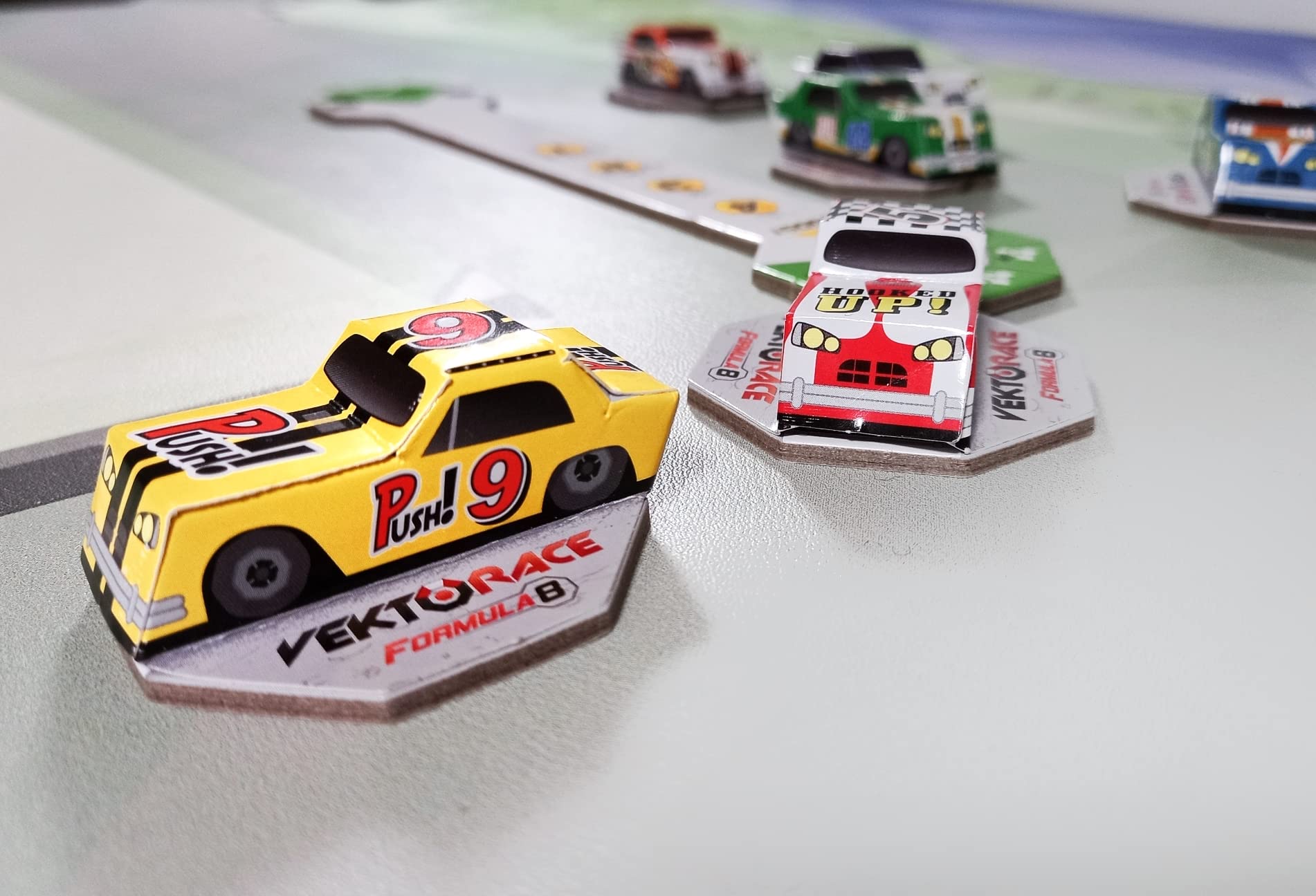 KaleidosGames VektoRace Autorennspiel Brettspiel Rennwagen