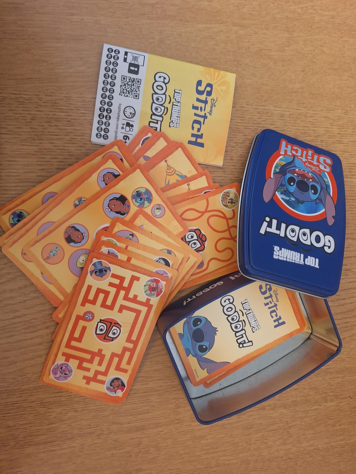 Winning Moves Top Trumps Goddit Stitch Kartenspiel Metallbox