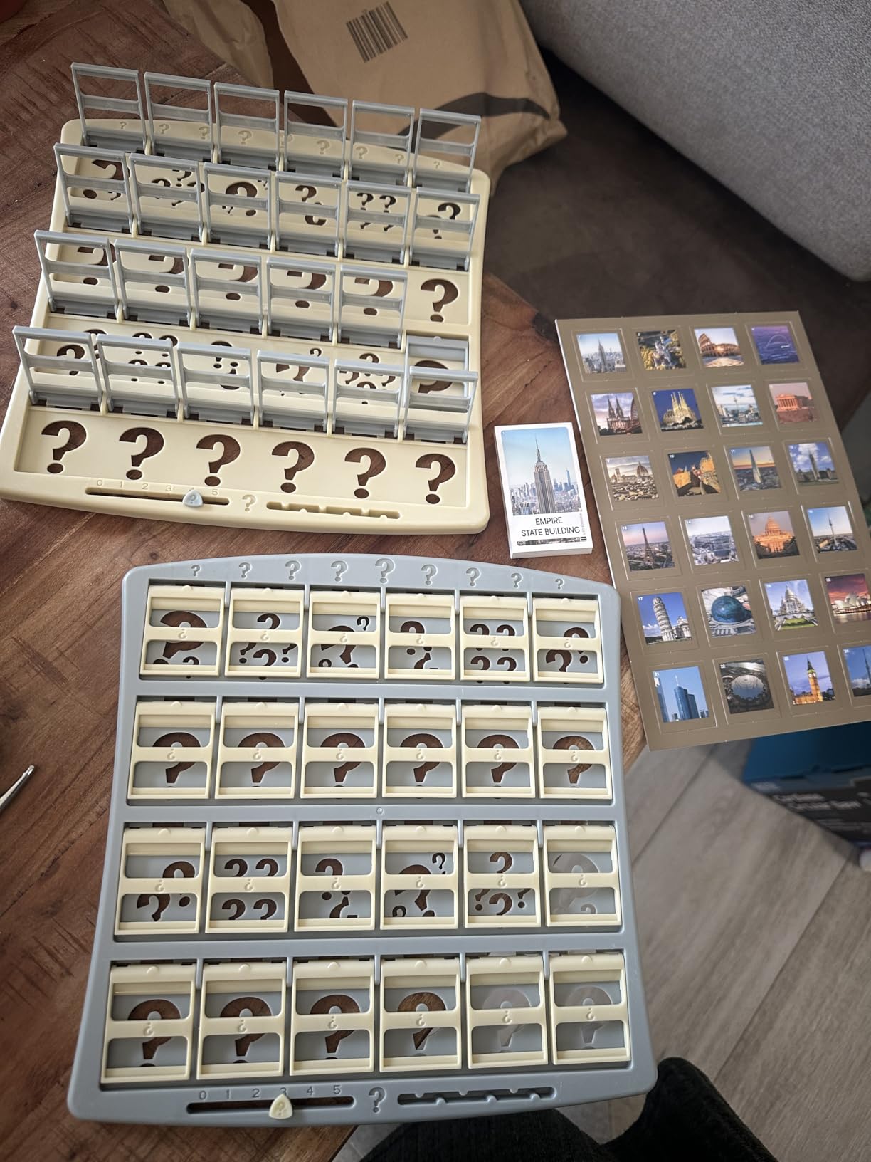 Winning Moves Wer ist es? Gebäude Edition Ratespiel 2 Spieler