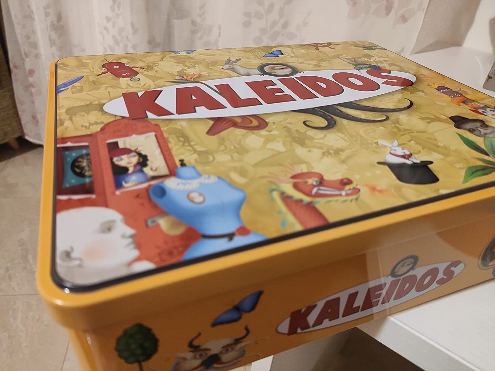 KaleidosGames Kaleidos Suchspiel Metallbox für 2+ Spieler Wortspiel