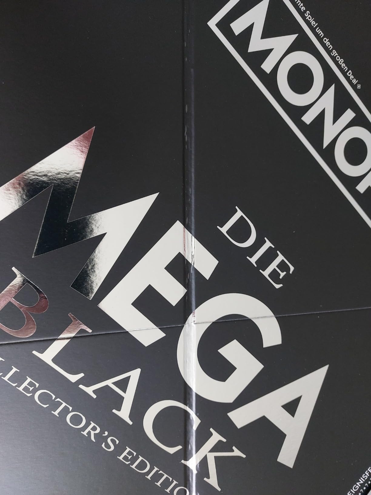 Winning Moves Monopoly Black Mega Edition Brettspiel XXL ab 8 Jahren